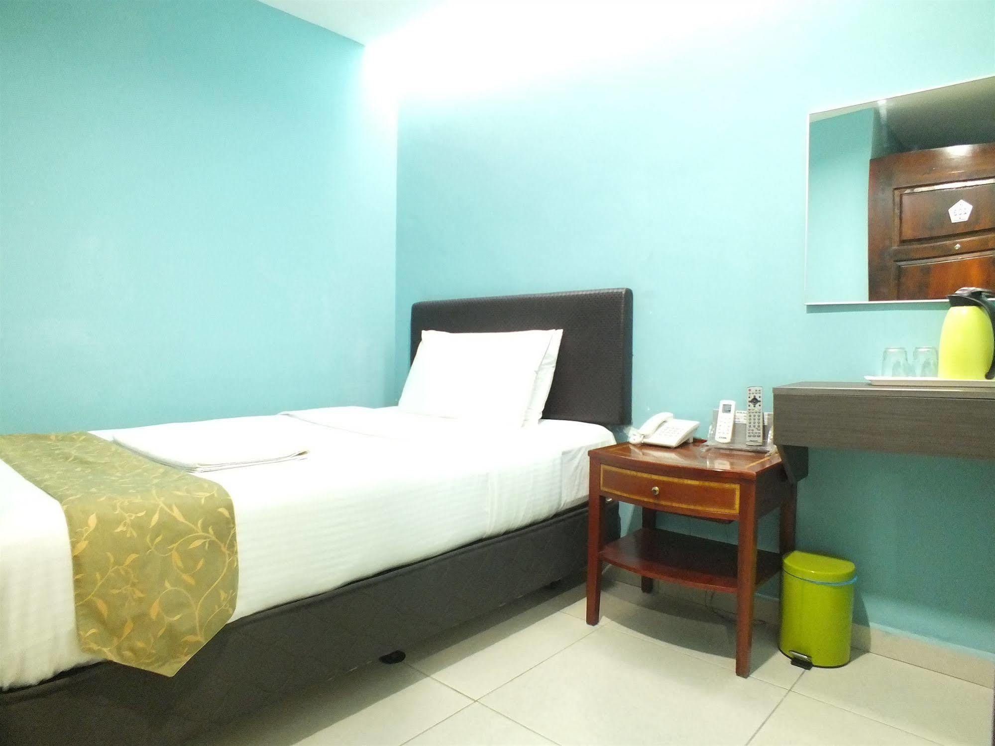 Oyo 90030 Hotel Al Jafs Kuala Lumpur Buitenkant foto